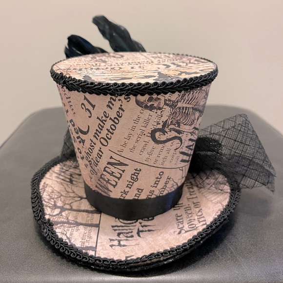 Like new jeweled, mini top hat - Picture 2 of 4